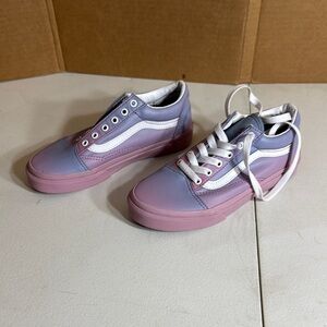 Vans girls size 4 like new.‎